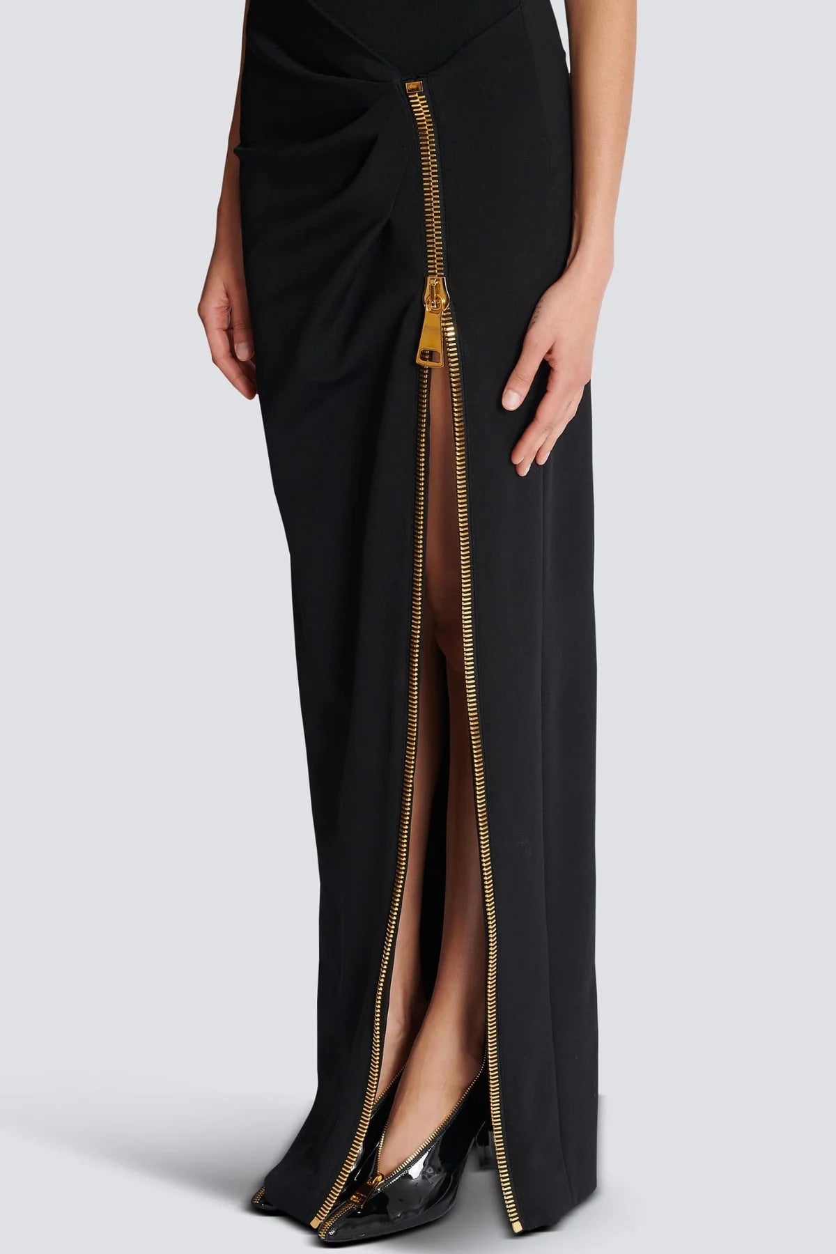 Premium black sleeveless maxi dress with zipper and slit
