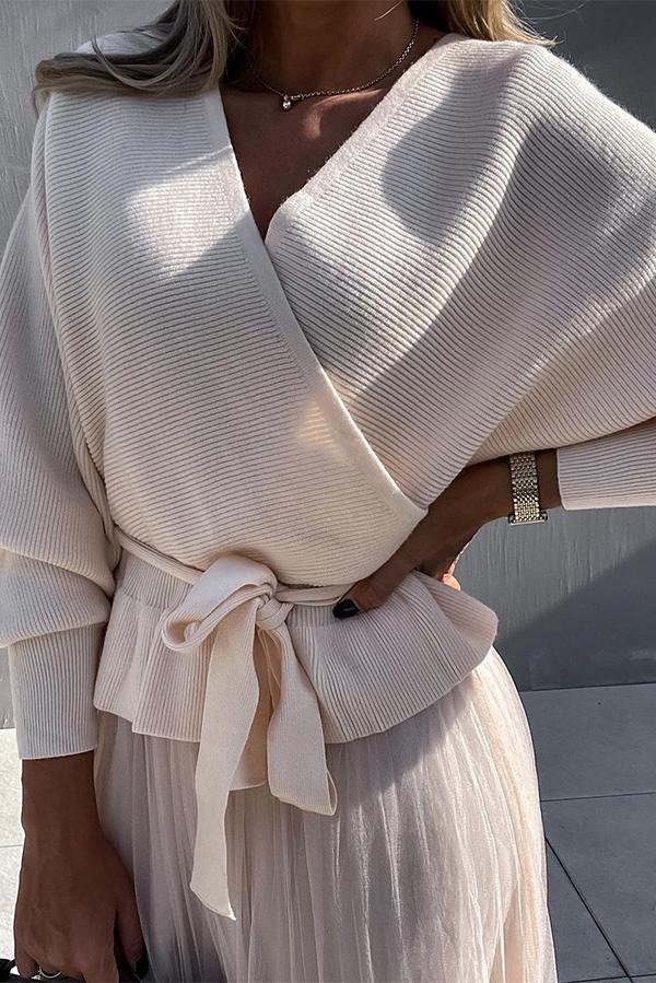 V-neck Slim Belt Sweater