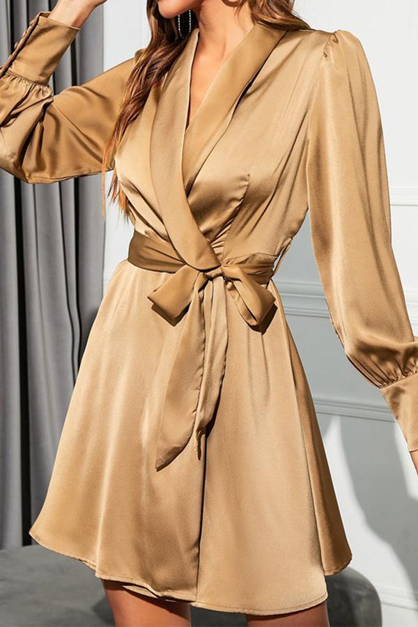 V-neck Waistband Slimming Cardigan Short A-line Skirt
