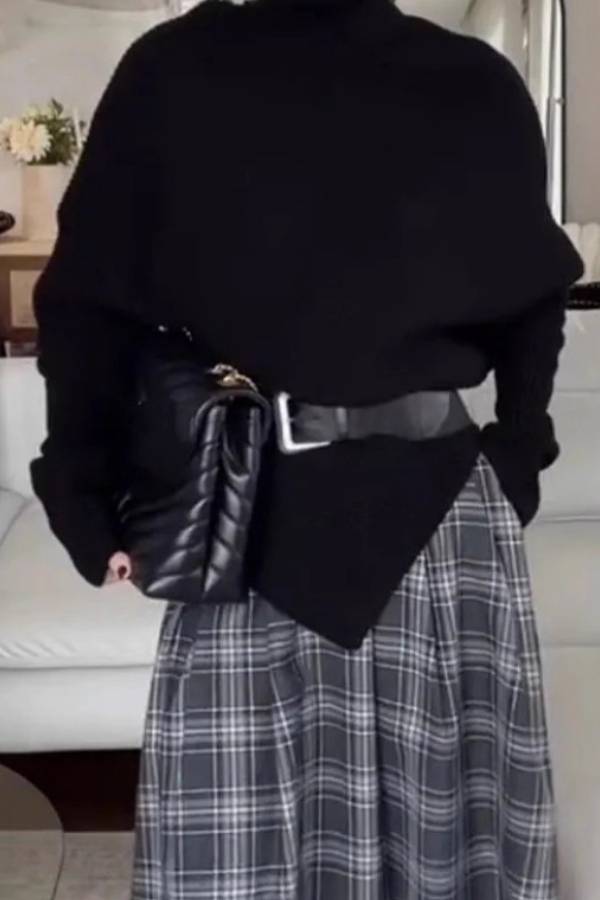 Irregular hem turtleneck sweater