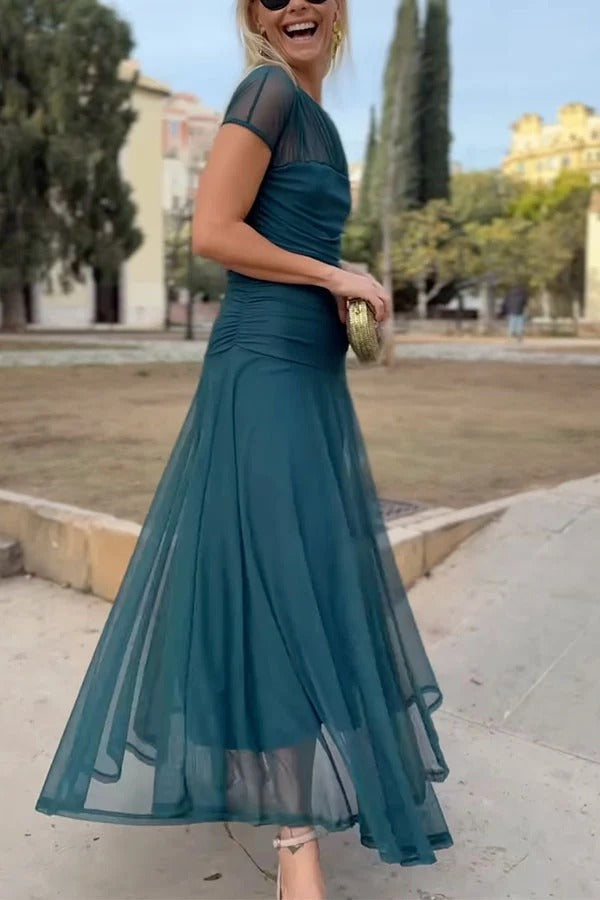 Chic Illusion Yoke Short Sleeve Flowy Long Dress