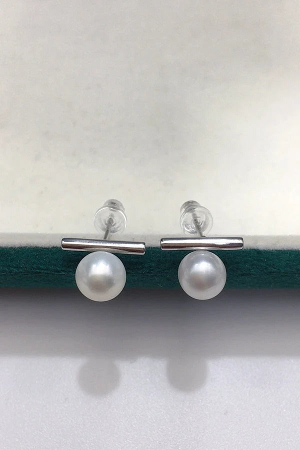 Minimalist Balance Beam Pearl Earrings