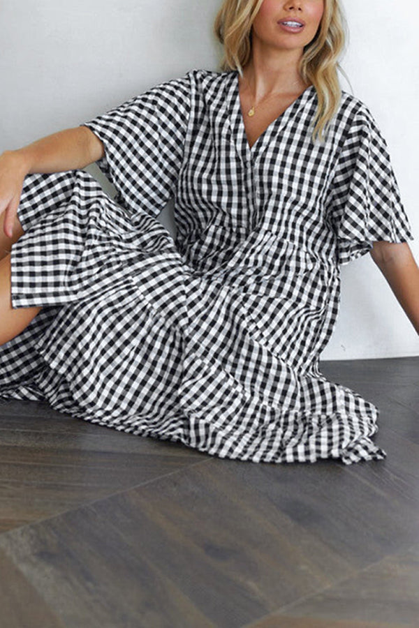 Short-sleeved Black and White Plaid V-neck Doll Dress
