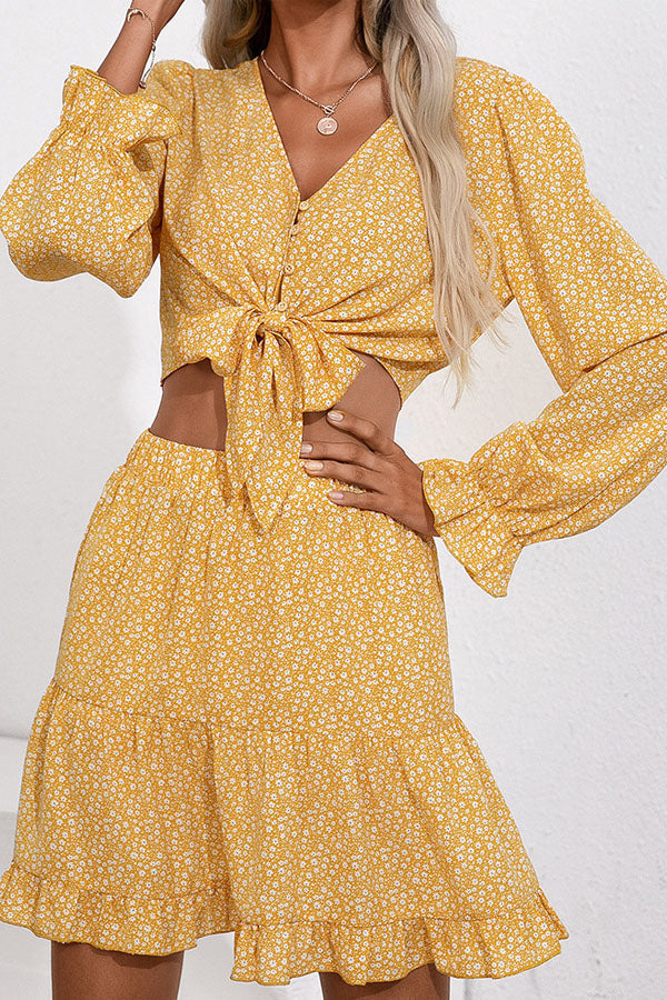 Beach Vacation Print Small Floral V-Neck Tie Set
