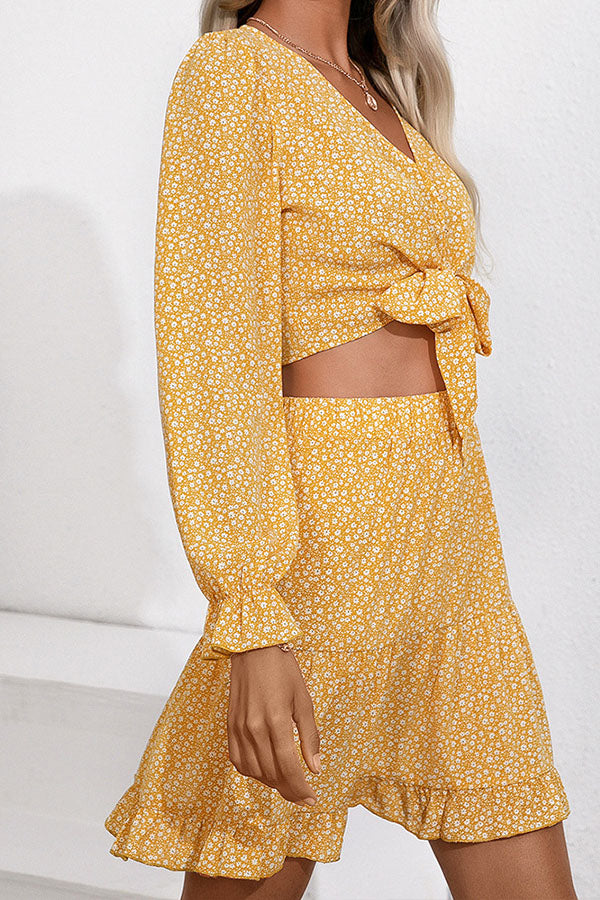 Beach Vacation Print Small Floral V-Neck Tie Set